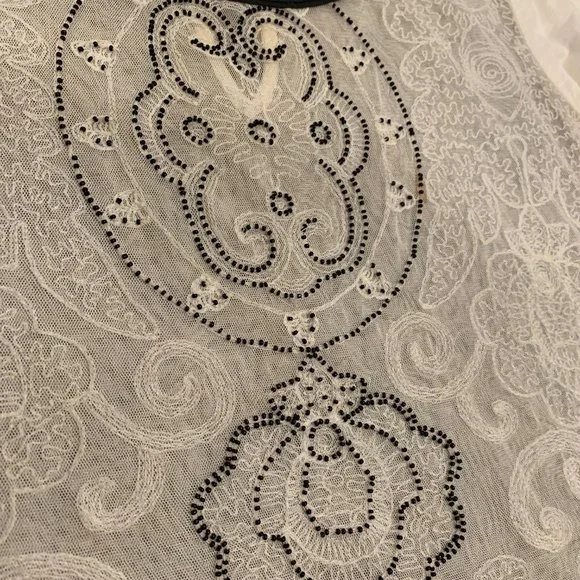 American Eagle Outfitters cream colored mesh top in size Large. - Picture 3 of 9